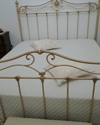 letto matrimoniale in ferro battuto 