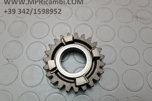 INGRANAGGIO 24251-35F21 SUZUKI GSXR 750 2004 2005