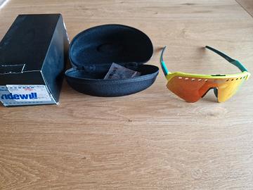 oakley sutro lite sweep