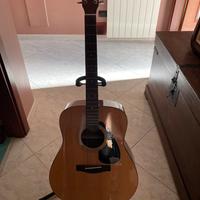 Chitarra acustica Yamaha F310 + set di accessori