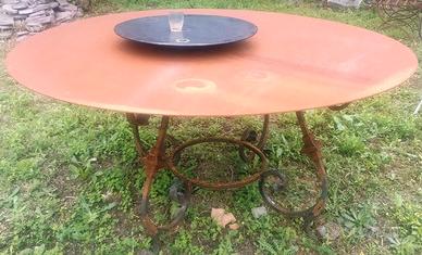 Tavolo in ferro battuto