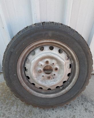 Cerchi 13' con gomme chiodate (135)