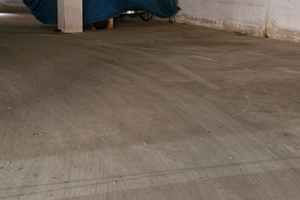 Box e Posti auto-piccola barca in garage coperto