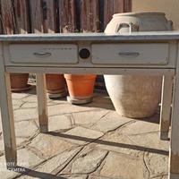 Tavolo con piano in marmo 