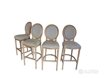 Sgabelli in legno con schienale imbottitto