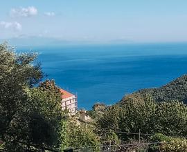 Affascinante casa in campagna con vista mare -