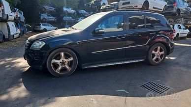 MERCEDES ML 320 2008 SOLO PER RICAMBI