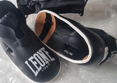 Leone 1947: calzari caviglie, parastinchi e guanti