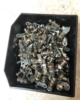 Serrature con chiavi universale