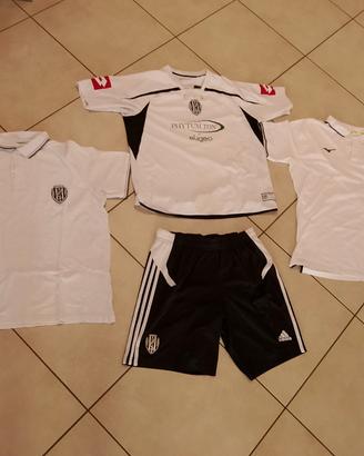 Calzoncini + maglia + 2 polo