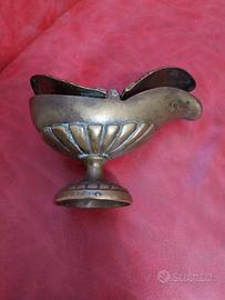 Vecchio portaincenso in metallo. 