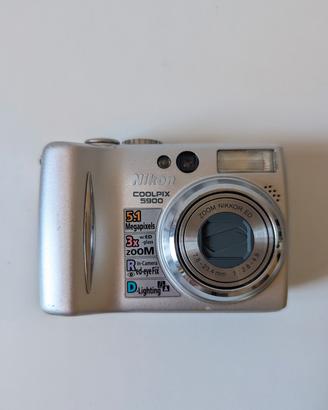 Nikon Coolpix 5900 (NON TESTATA)
