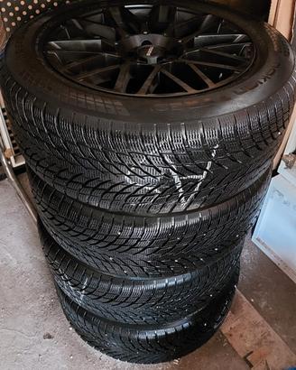 Gomme invernali Nokian R17 235/55 103W