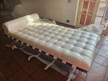 Elegante chaise longue ispirata all'iconico design