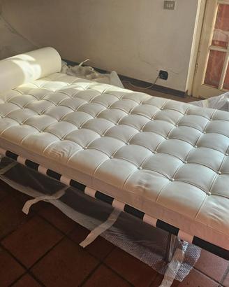 Elegante chaise longue ispirata all'iconico design