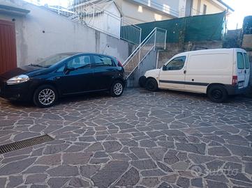 Auto due auto a metano eu 2000 cad'auna.