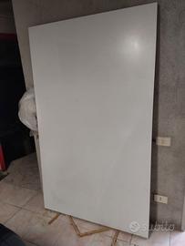 Tavolo da ufficio con piano reclinabile