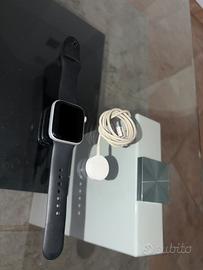Apple Watch serie 5 Completo di caricatore