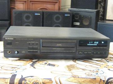 LETTORE COMPACT DISC TECHNICS