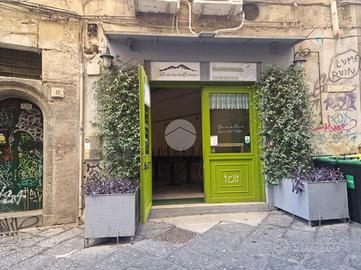 NEGOZIO A NAPOLI