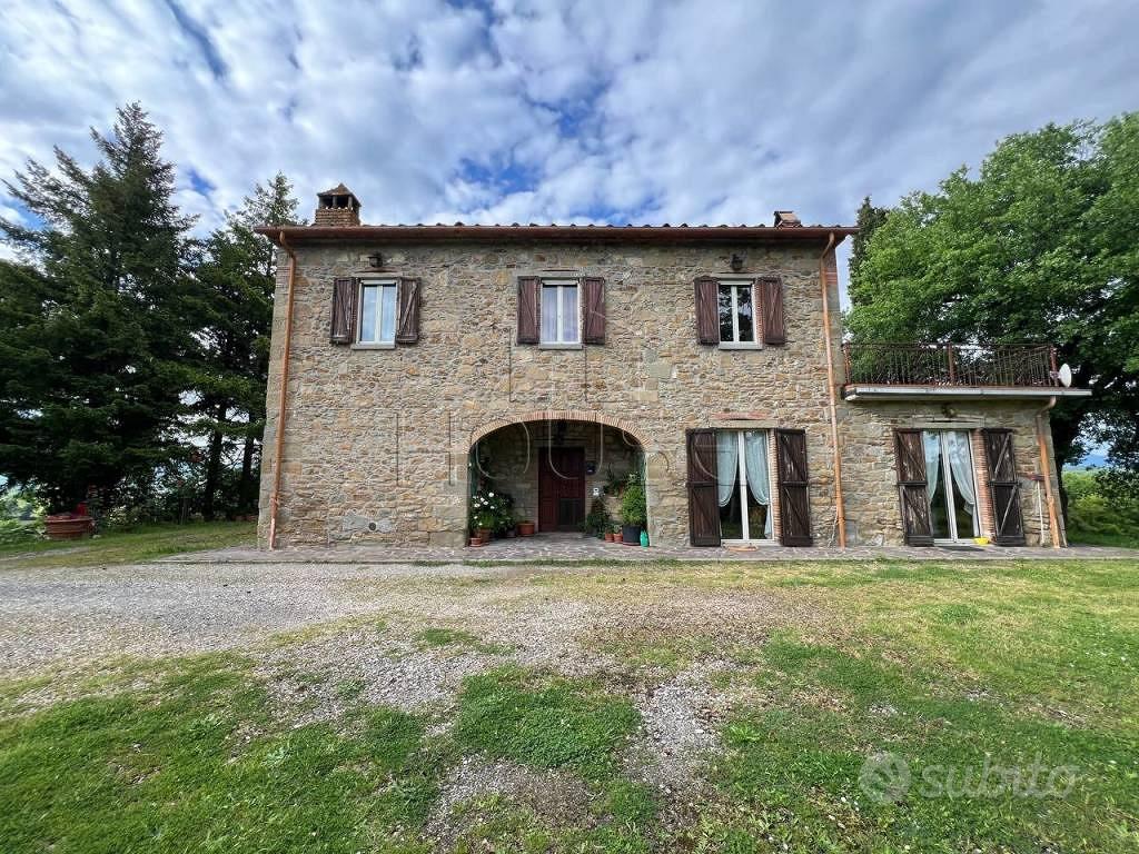 Rustico / Casale di 300 m² con più di 5 locali e p - Vista 2