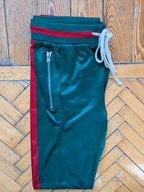 Pantaloni Verdi Strisce Rosse – MNML