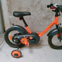 Bicicletta bambino B.Twin con rotelle 