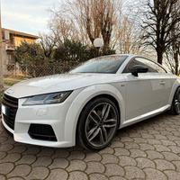 Audi TT 1.8 TFSI S Line 50.000 km Certificati Audi