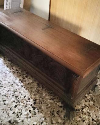 cassapanca artigianale con attaccapanni 