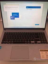 ASUS Vivobook 15” FHI i312th Gen 8GB/512GB SSD