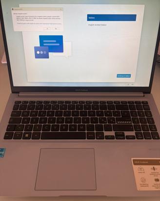 ASUS Vivobook 15” FHI i312th Gen 8GB/512GB SSD