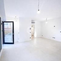 NEGOZIO A SCANZOROSCIATE