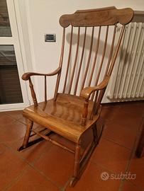 sedia dondolo vintage in noce