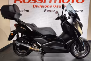 Yamaha X-Max 300