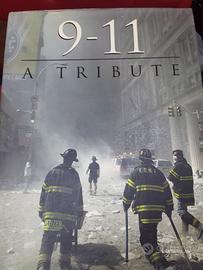 9-11 A Tribute Copertina rigida – Illustrato,