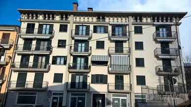 Atripalda: Quadrilocale con terrazzo e box