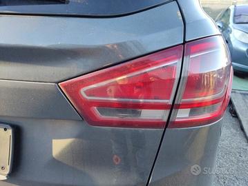 Fanale post dx int FORD B MAX del 2015