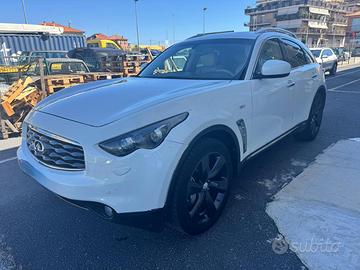 INFINITI FX50S PREMIUM