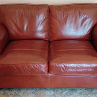 Divano in pelle.