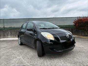 TOYOTA YARIS 1000 BENZINA