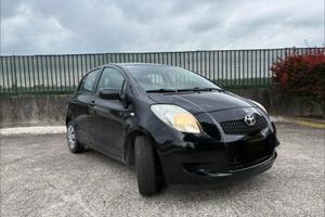 TOYOTA YARIS 1000 BENZINA