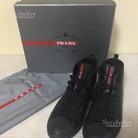 Scarpe sneakers in pelle nera Prada originali