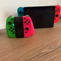 Nintendo Switch + giochi + joycon + memoria