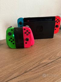 Nintendo Switch + giochi + joycon + memoria