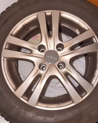 4 gomme invernali Pirelli Snowcontrol con cerchi i