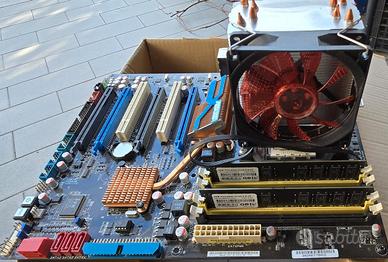 Scheda madre ASUS M4A79 deluxe con CPU e RAM