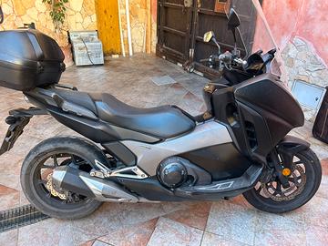 Honda Integra 750