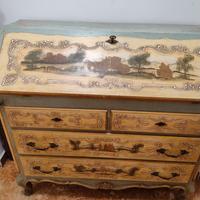 Elegante Secretaire Laccato Verde Pastello e Scene