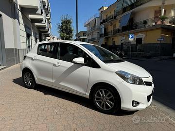 TOYOTA YARIS 1.4 D4D 90CV LOUNGE CERTIFICATA NUOVA