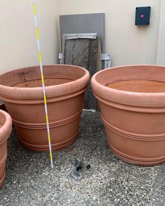 tris di vasi da giardino